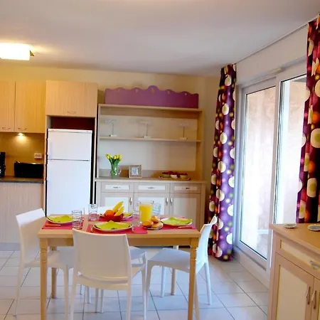 Lagrange Les Pierres De Jade Feriepark 3*