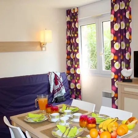 Lagrange Les Pierres De Jade 3*
